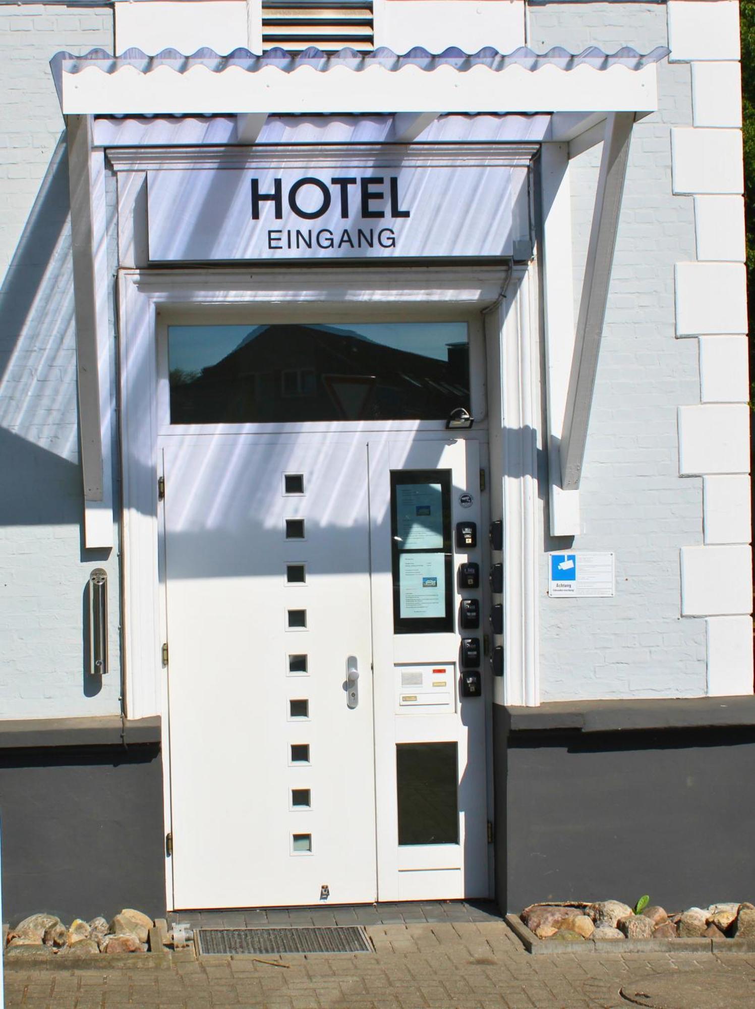 Hotel Adler & Eventlocation Gmbh Itzehoe Exterior foto